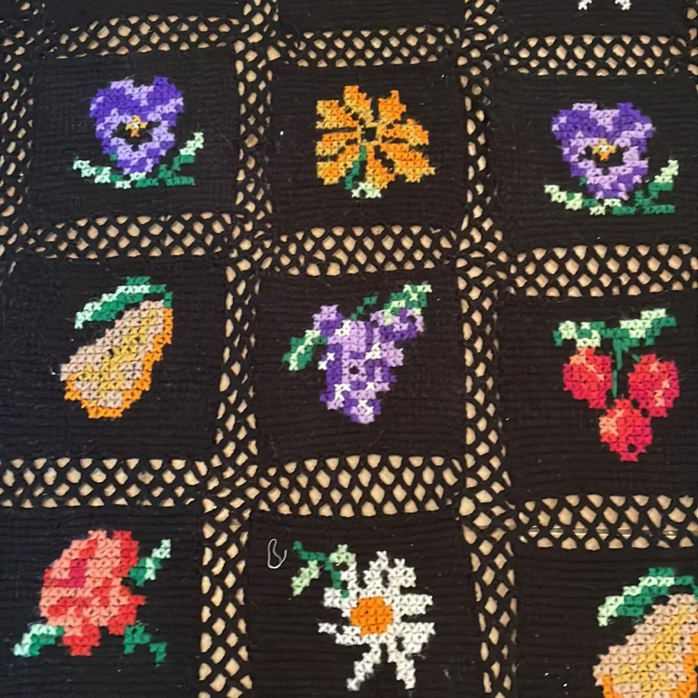 Vintage Granny crotchet blanket - Picture 2 of 3